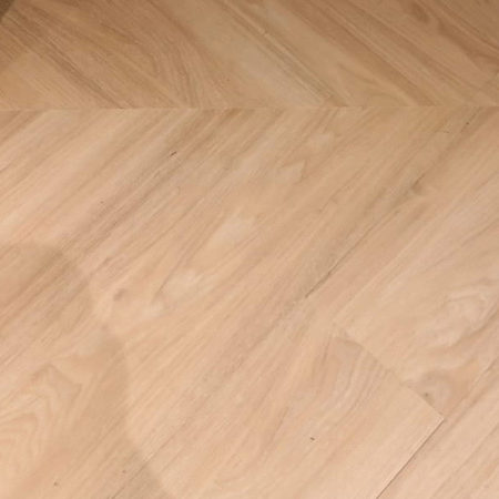 Suelo plástico autoportante en oficinas de transporte Gefco